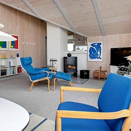 4 Star In Henne Feriehus Henne Strand